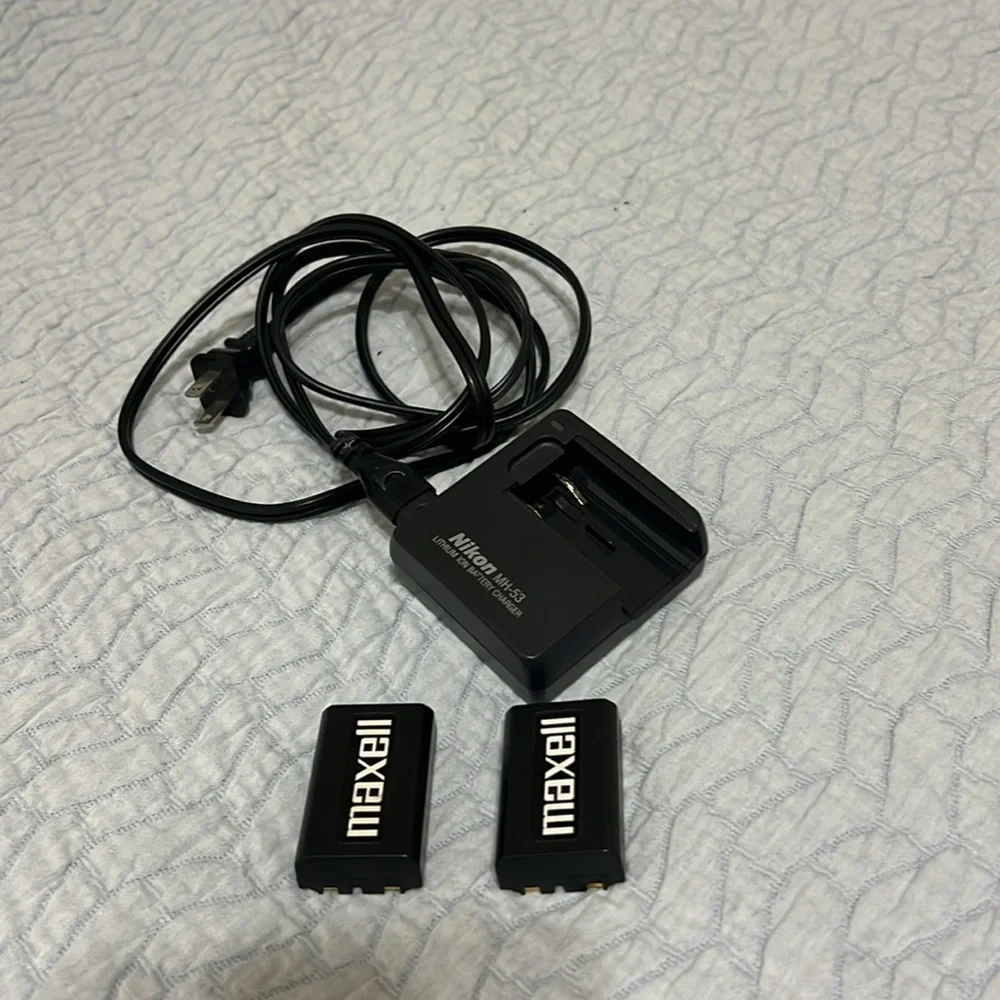 Nikon CoolPix 5700